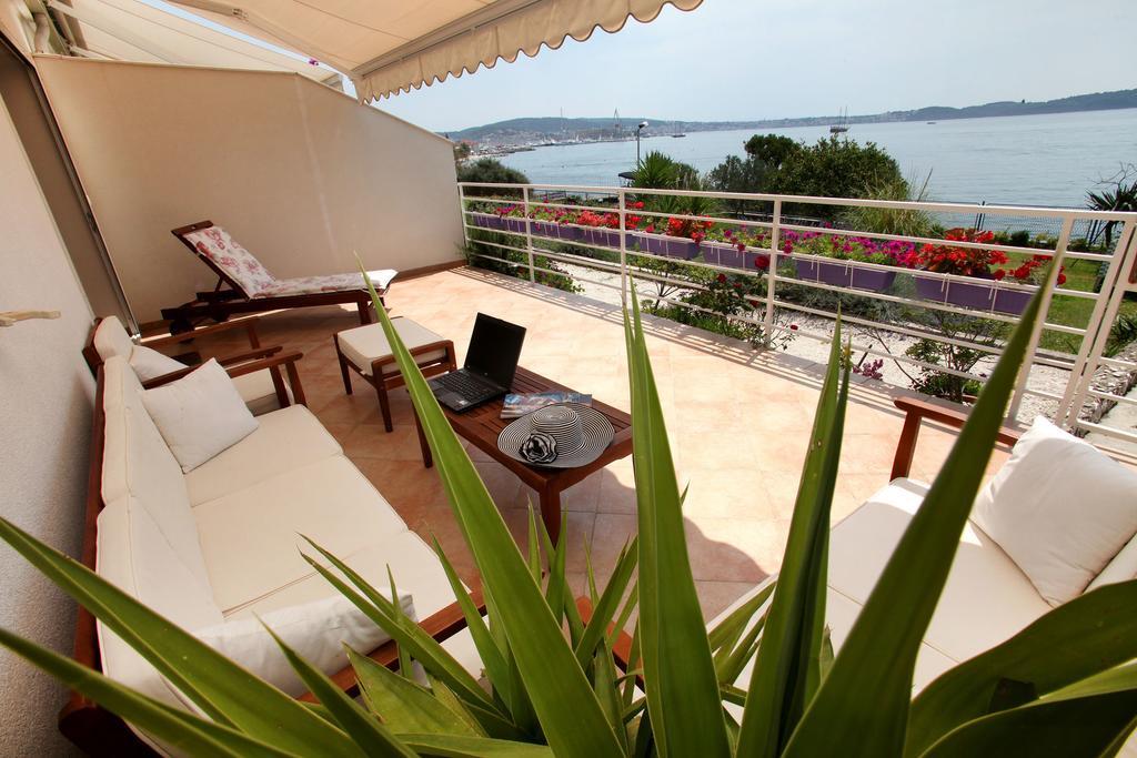 Gem Of The Sea Luxury Beach Apartment With Brand New Heating Infinity Pool Trogir Zewnętrze zdjęcie
