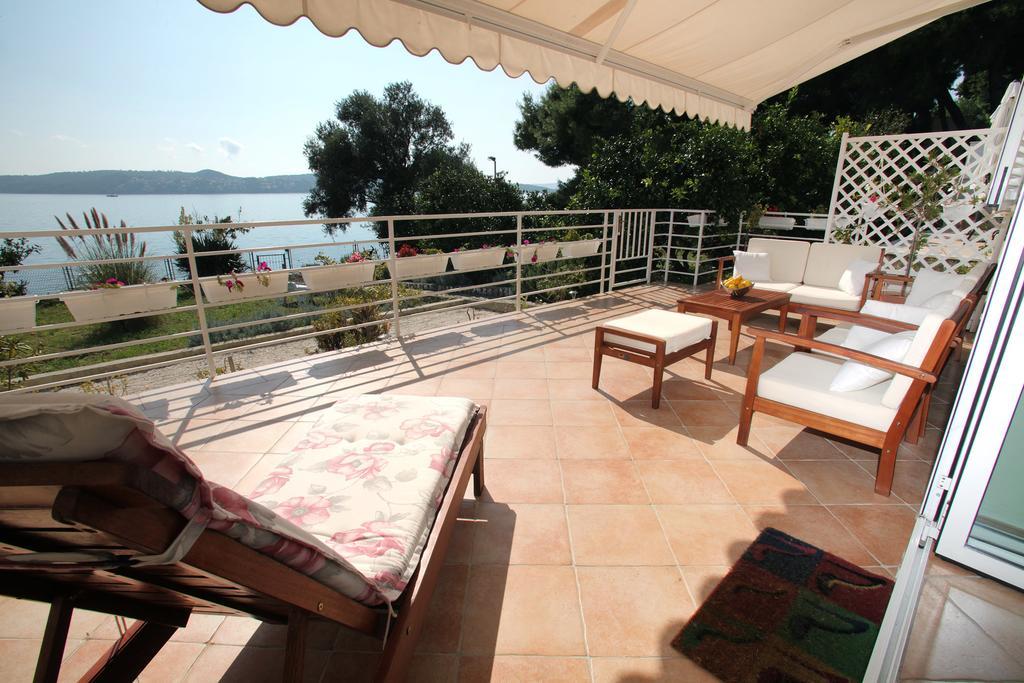 Gem Of The Sea Luxury Beach Apartment With Brand New Heating Infinity Pool Trogir Zewnętrze zdjęcie