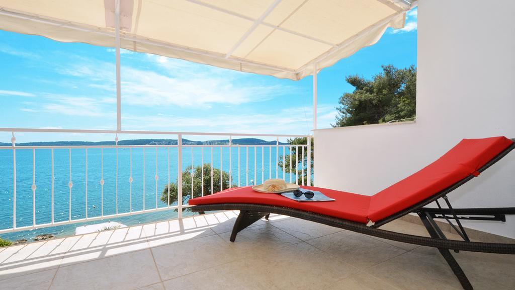 Gem Of The Sea Luxury Beach Apartment With Brand New Heating Infinity Pool Trogir Zewnętrze zdjęcie