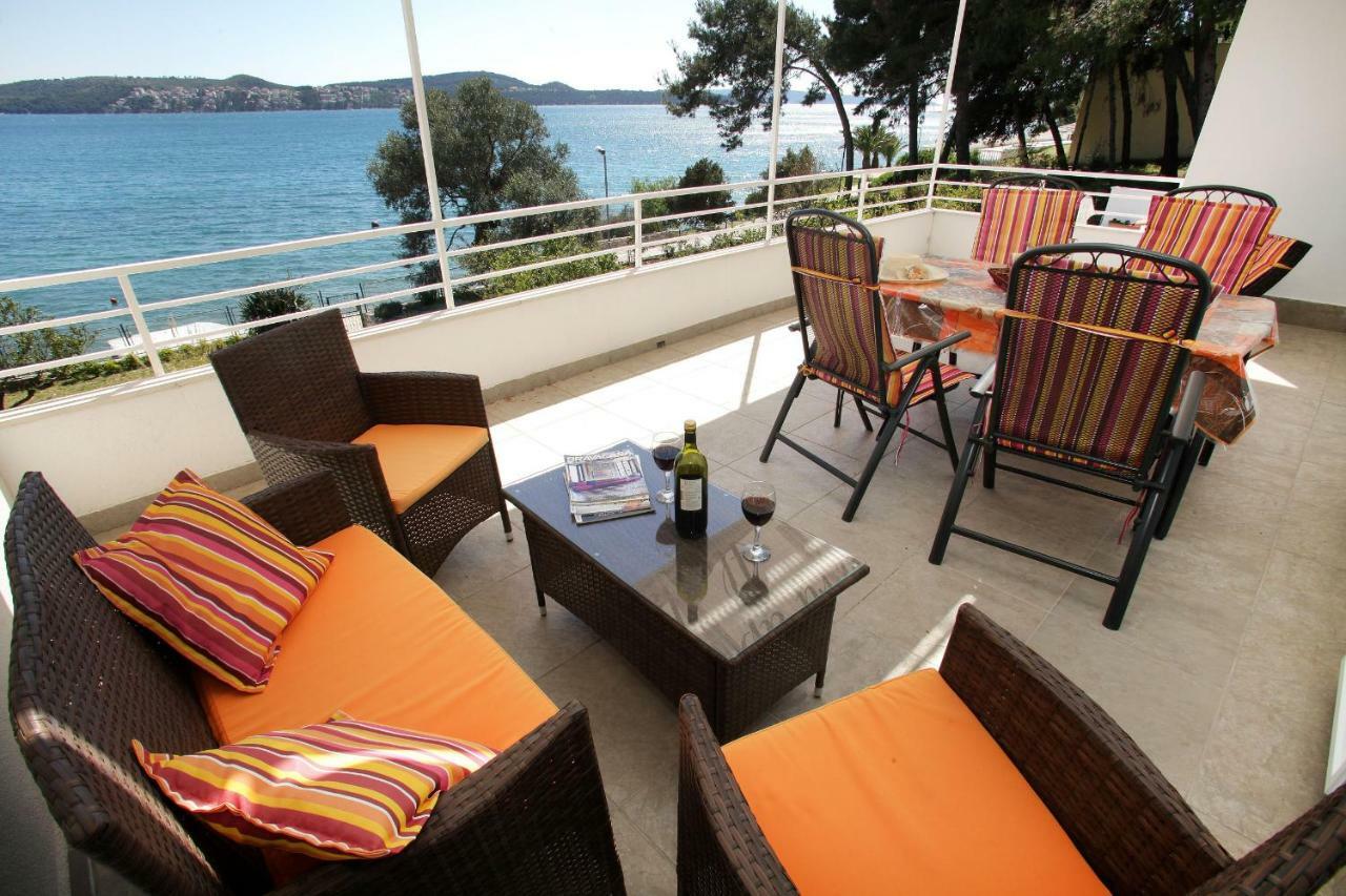Gem Of The Sea Luxury Beach Apartment With Brand New Heating Infinity Pool Trogir Zewnętrze zdjęcie