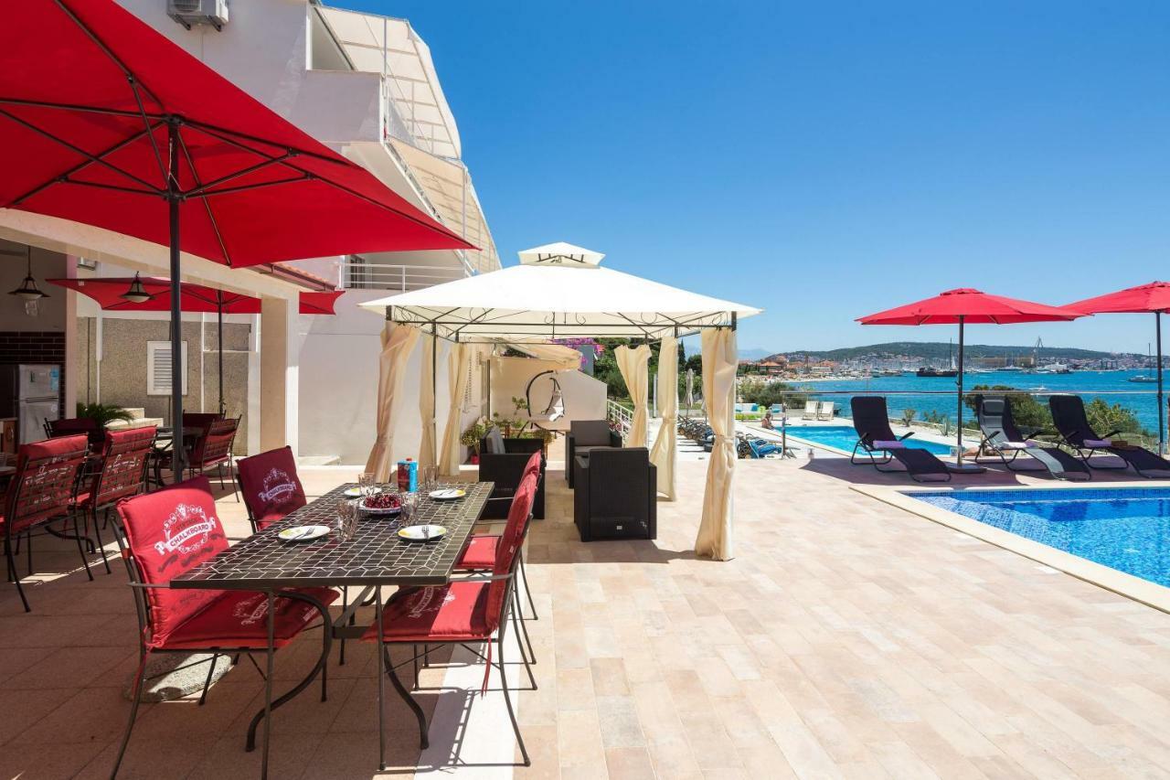 Gem Of The Sea Luxury Beach Apartment With Brand New Heating Infinity Pool Trogir Zewnętrze zdjęcie